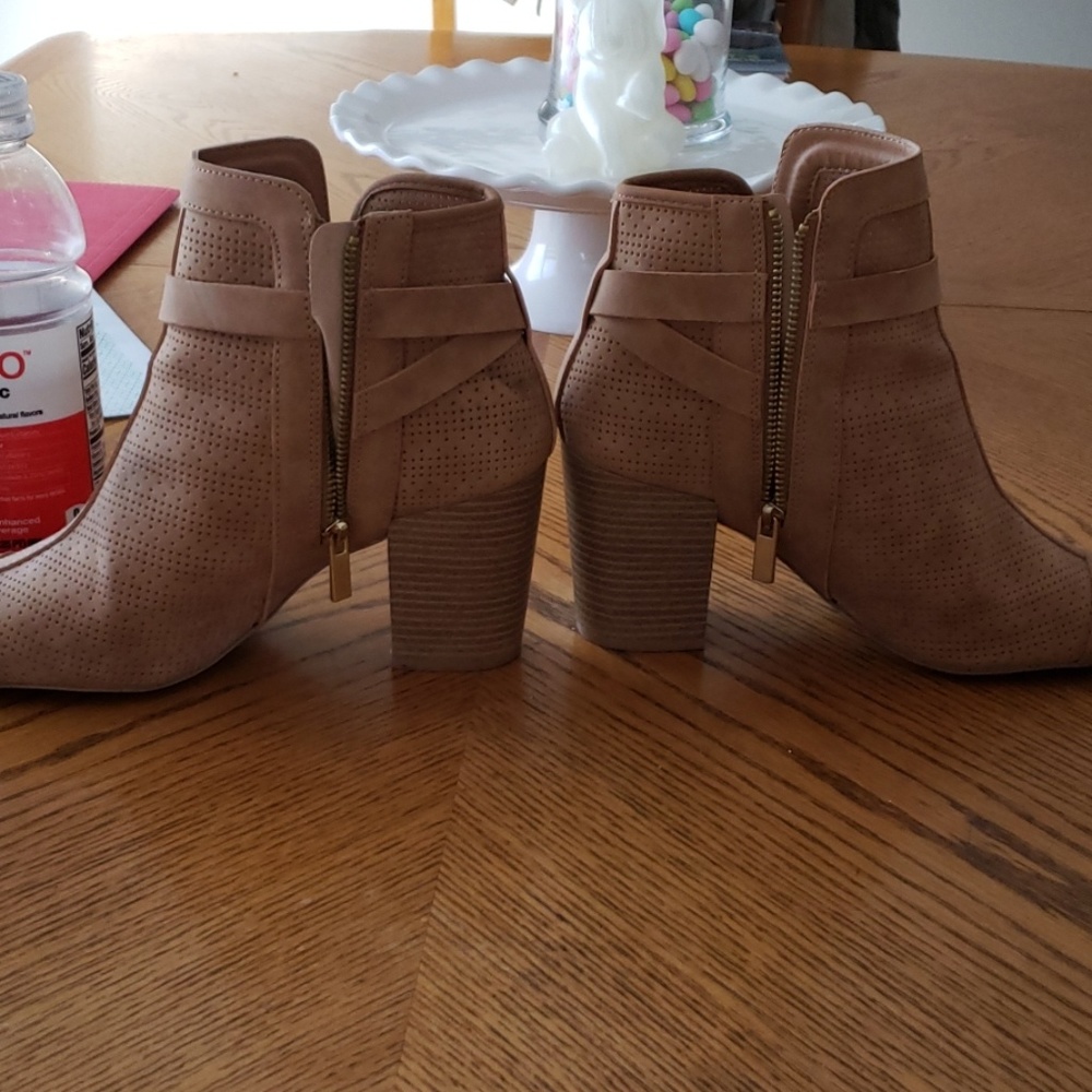 Shoes - Picture 2 of 2